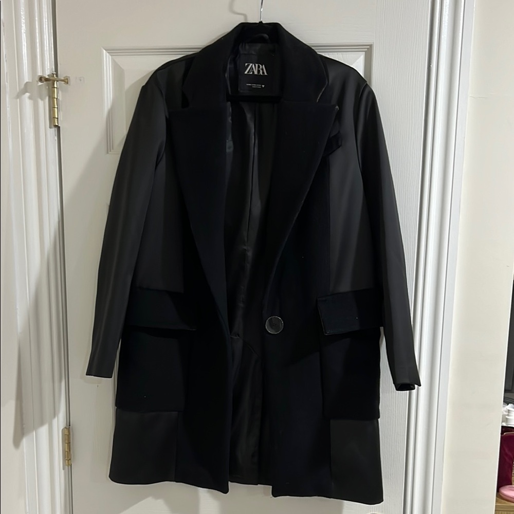 Zara Women's Oversized Black Coat
